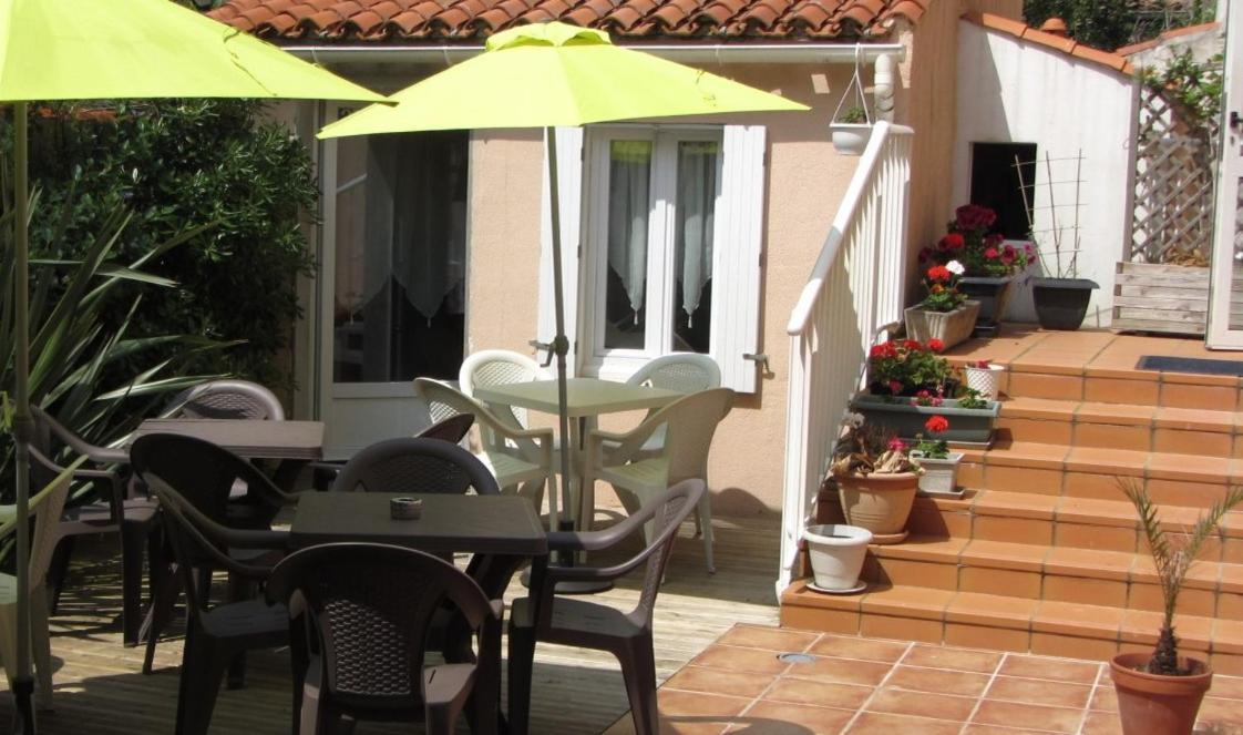 Hotel & Cantine De La Plage Les Sables-dʼOlonne Exterior foto
