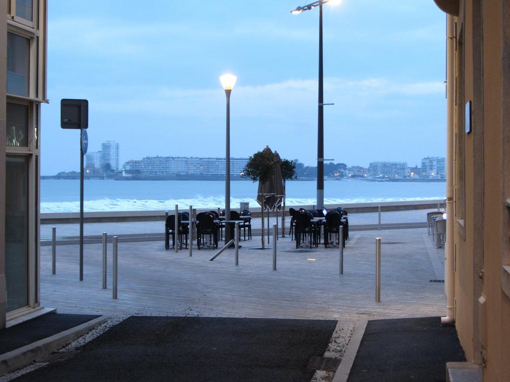 Hotel & Cantine De La Plage Les Sables-dʼOlonne Exterior foto